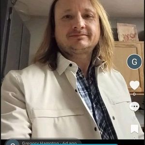 Meet your Posher, Gregory